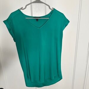Women's Emerald Green V-Neck Short Sleeve Top